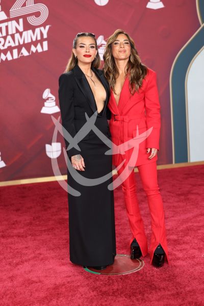 Kanny García y Jocelyn Trochez en Latin Grammy