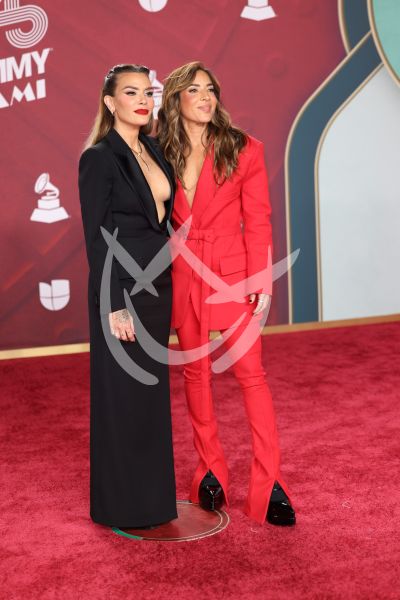 Kanny García y Jocelyn Trochez en Latin Grammy