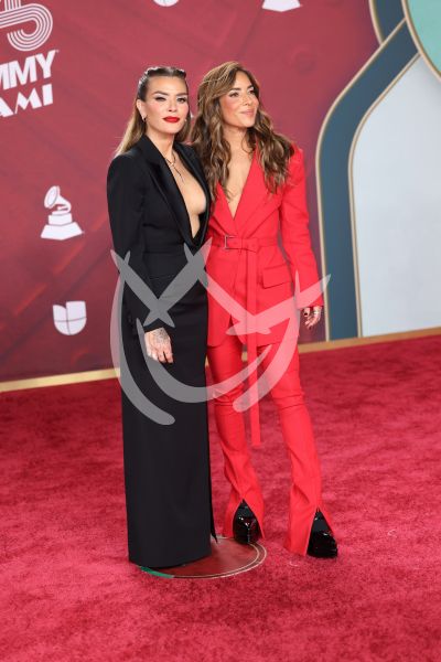 Kanny García y Jocelyn Trochez en Latin Grammy