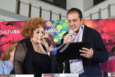 Silvia Pinal y Cuahutémoc Blanco, 2017