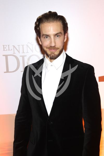 Eugenio Siller y Andrés Suno con El Niño Dios