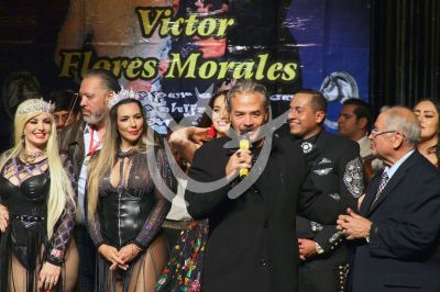 Sergio Sendel con Mariachis