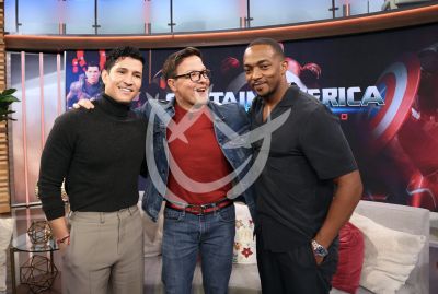 Anthony Mackie y Daniel Ramirez con Raúl González