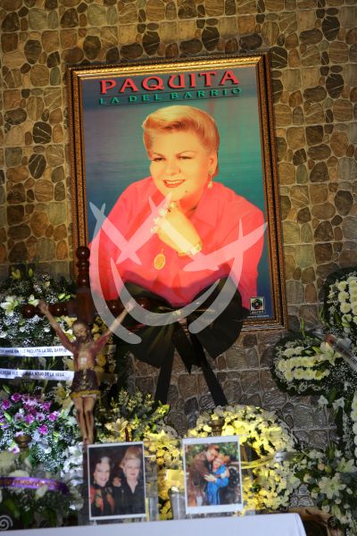 Dan último adiós a Paquita la del Barrio