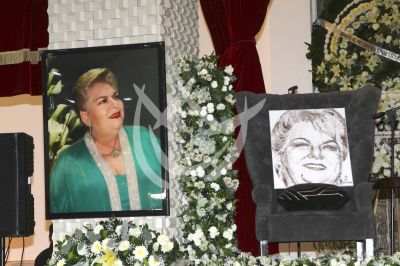 Dan último adiós a Paquita la del Barrio