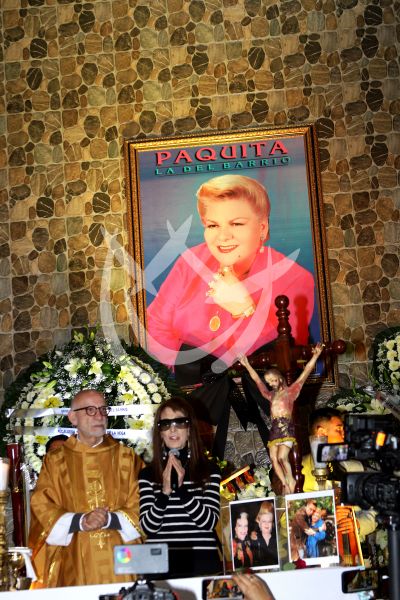 Dan último adiós a Paquita la del Barrio