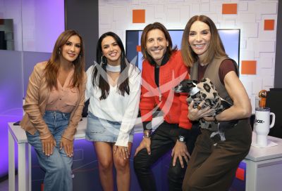 Azu, Ana y Quique estrenan Lubox TV