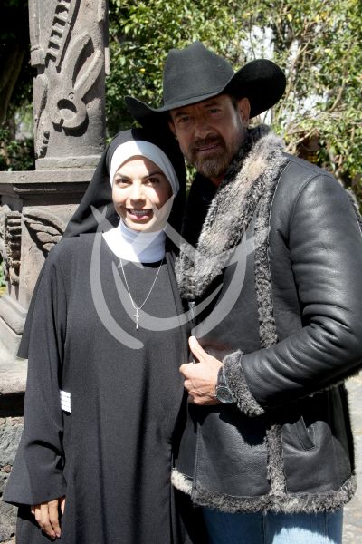 África Zavala y Gabriel Soto hacen click