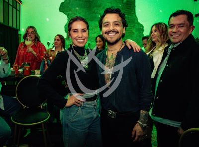 Christian Nodal de estreno