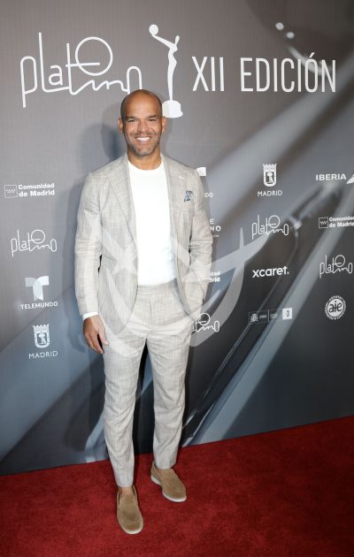 Amaury Nolasco con Platino