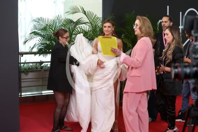 Aislinn Derbez en Premios Platino