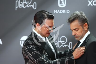 Eugenio Derbez con Vadhir en Premios Platino