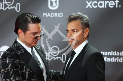 Eugenio Derbez con Vadhir en Premios Platino
