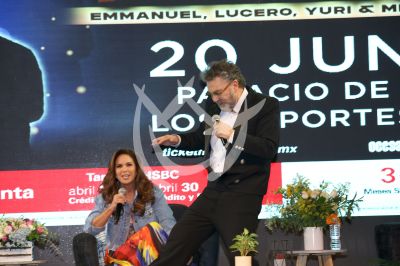 Mijares entre amigos
