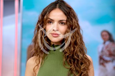 Eiza González visita DA