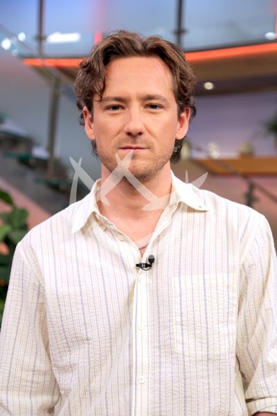 Lewis Pullman en DA