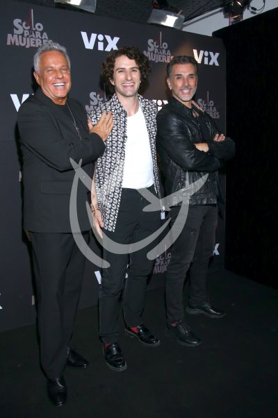 Alexis, Darío y Mayer para Mujeres