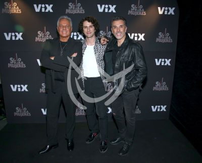 Alexis, Darío y Mayer para Mujeres