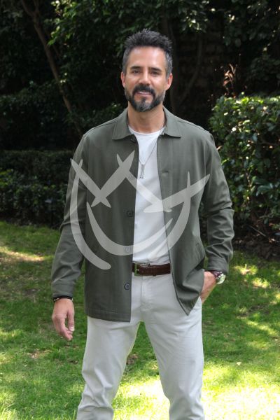 José Ron por Conveniencia