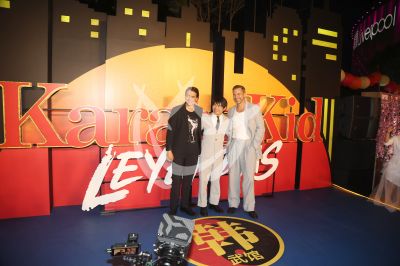 Ralph Macchio, Joshua y Ben hacen Karate en Mx