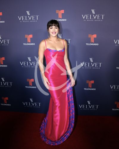 Samantha Siqueiros y Yon González en Velvet el Nuevo Imperio