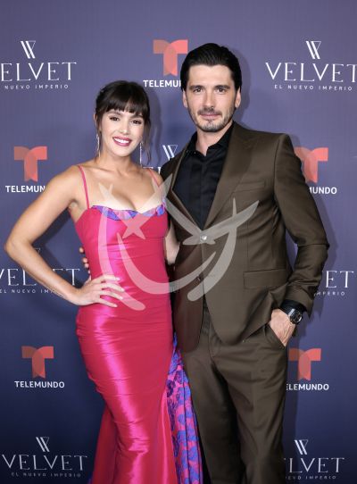 Samantha Siqueiros y Yon González en Velvet el Nuevo Imperio
