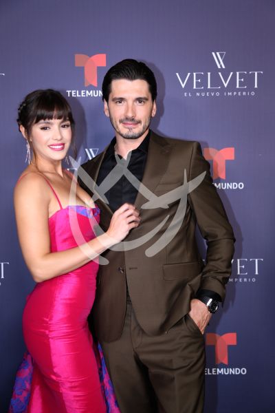 Samantha Siqueiros y Yon González en Velvet el Nuevo Imperio