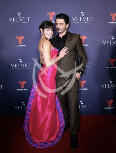 Samantha Siqueiros y Yon González en Velvet el Nuevo Imperio