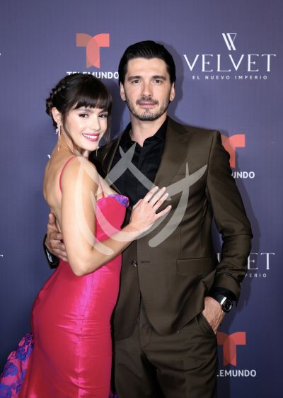 Samantha Siqueiros y Yon González en Velvet el Nuevo Imperio