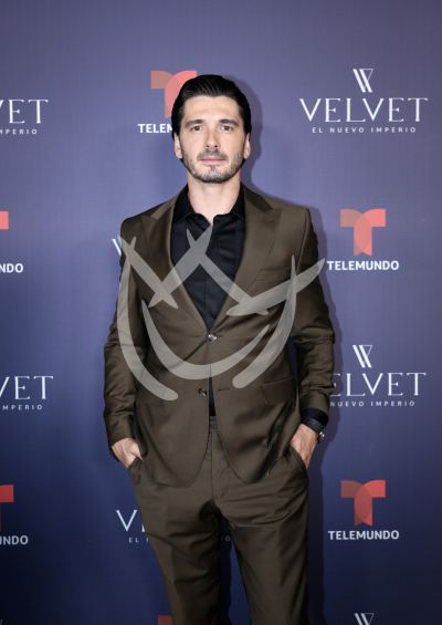 Samantha Siqueiros y Yon González en Velvet el Nuevo Imperio