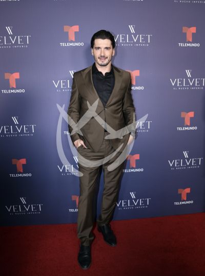Samantha Siqueiros y Yon González en Velvet el Nuevo Imperio