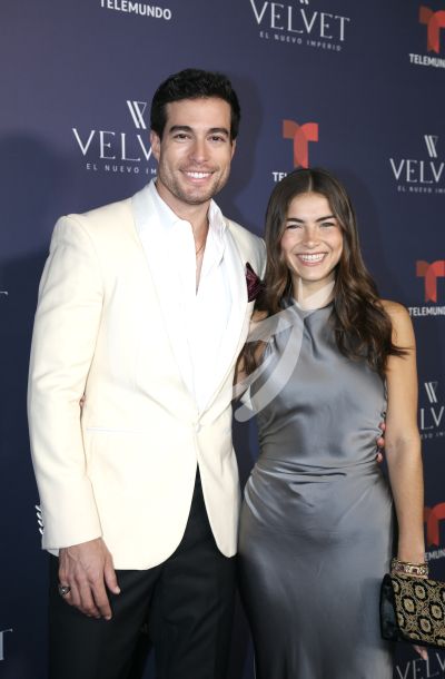Danilo Carrera con novia a Velvet el Nuevo Imperio