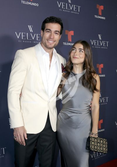 Danilo Carrera con novia al Nuevo Imperio