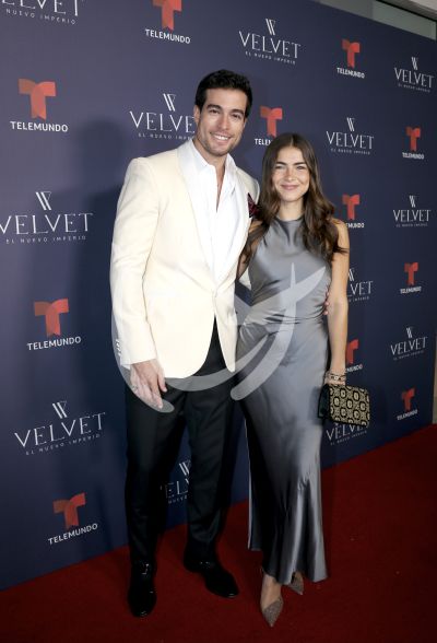Danilo Carrera con novia al Nuevo Imperio