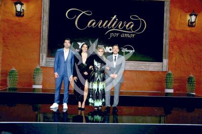 Cautiva por Amor, elenco