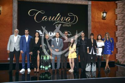 Cautiva por Amor, elenco