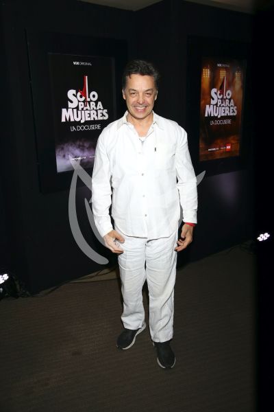 Arturo Vázquez con Sólo Para Mujeres