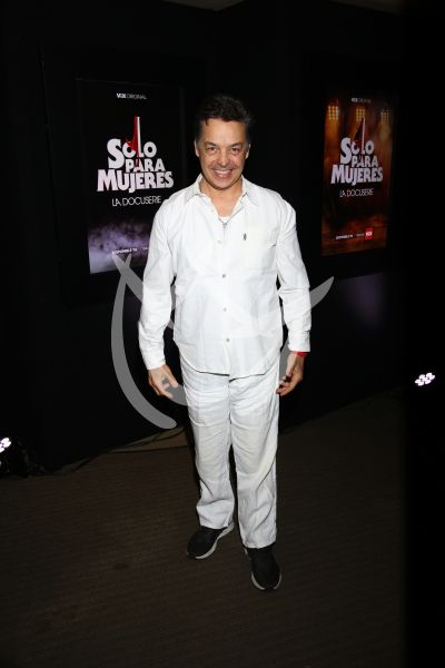Arturo Vázquez con Sólo Para Mujeres