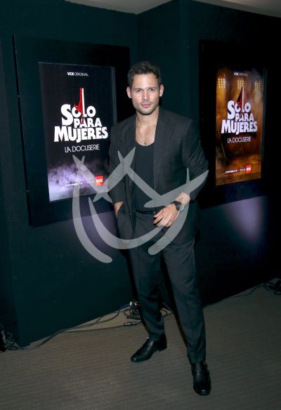 Emmanuel Palomares con Sólo Para Mujeres