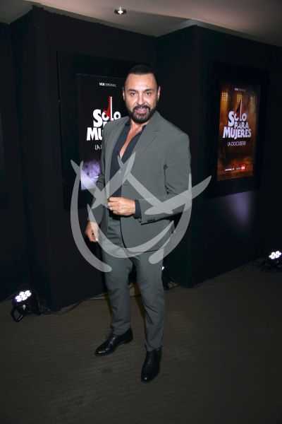 Latin Lover con Sólo Para Mujeres
