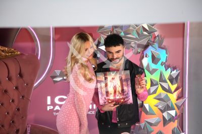 Paris Hilton huele a ti