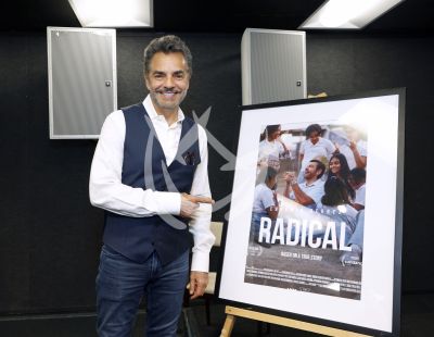 Eugenio Derbez es Radical en LA