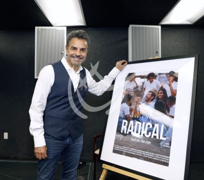 Eugenio Derbez es Radical en LA