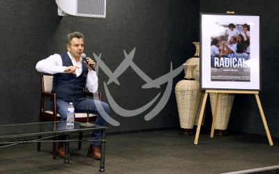 Eugenio Derbez es Radical en LA