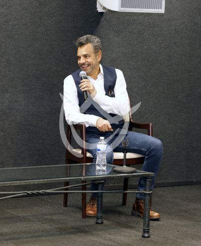 Eugenio Derbez es Radical en LA