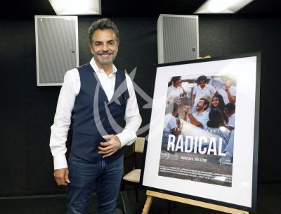 Eugenio Derbez es Radical en LA