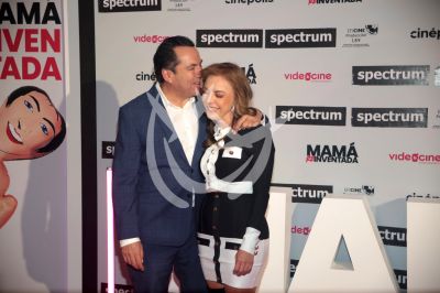 Laura Flores y Lalo Salazar in love reinventados