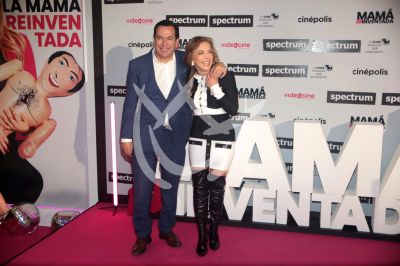 Laura Flores y Lalo Salazar in love reinventados