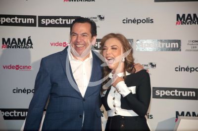 Laura Flores y Lalo Salazar in love reinventados