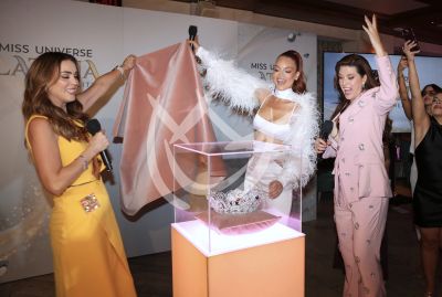 Zuleyka, Alicia y Jacky por la Corona